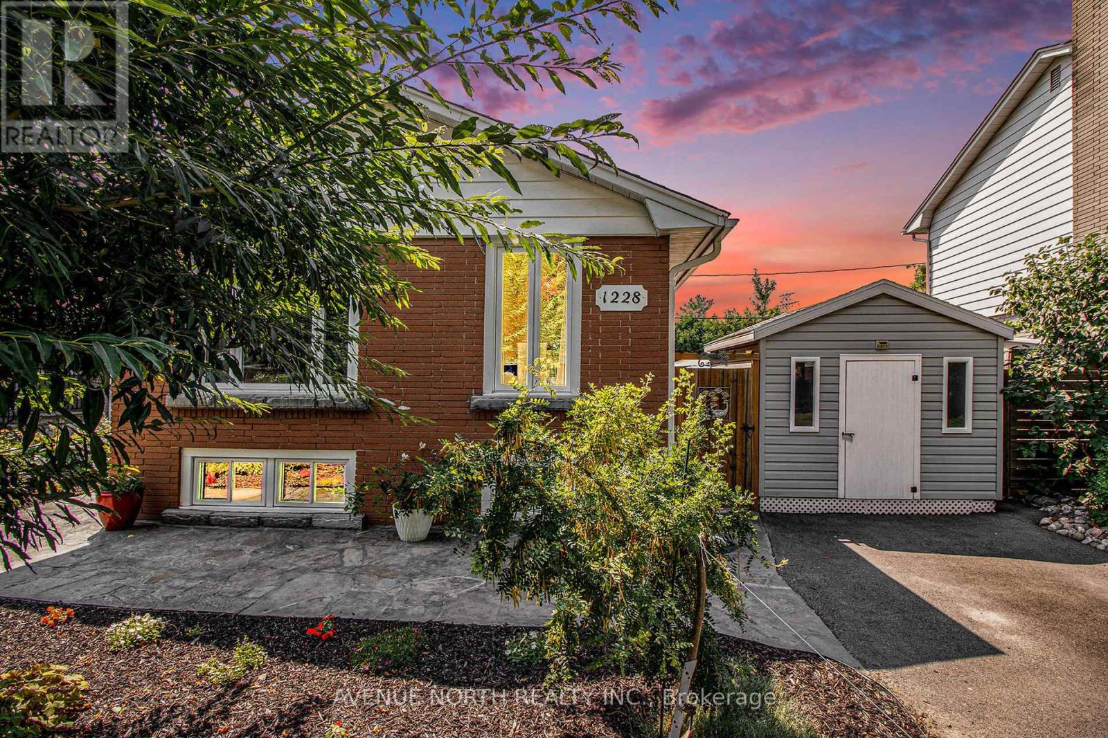 1228 AMESBROOKE DRIVE|Ottawa, Ontario K2C2E6