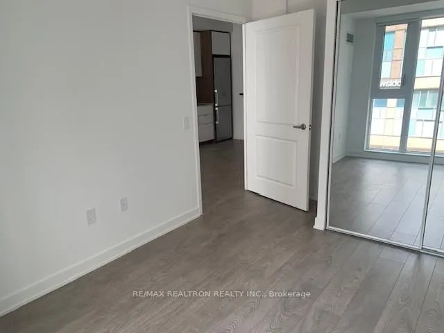 Additional image 7 of 543 Richmond St Unit 402