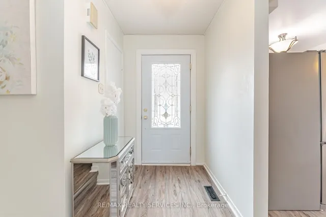 Additional image 3 of 170 Royal Salisbury Way