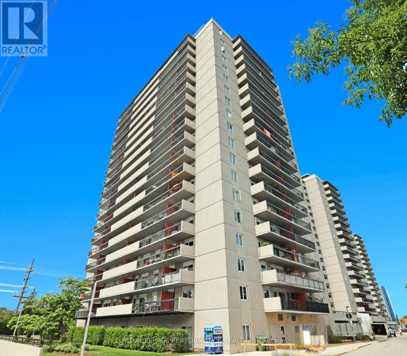 1805 - 158C MCARTHUR AVENUE|Ottawa, Ontario K1L8E7