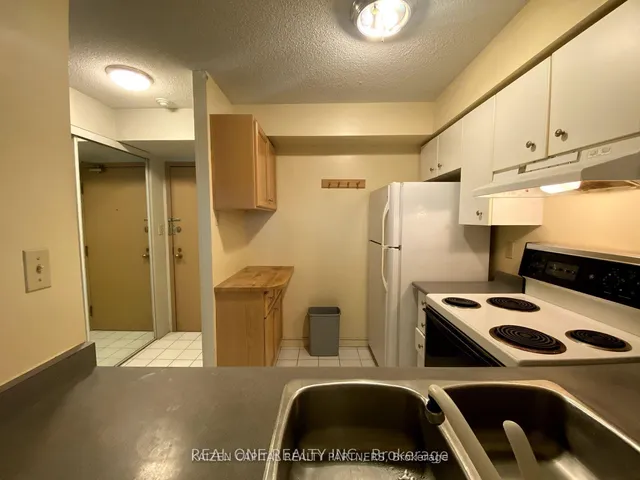 Additional image 30 of 24 Wellesley St Unit 407