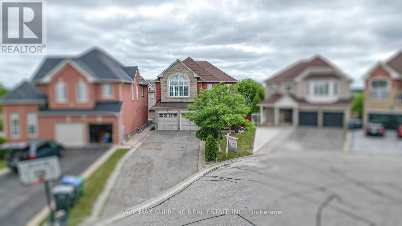 Property image for 4 OZARK COURT|Brampton (Bram West), Ontario L6Y0L4
