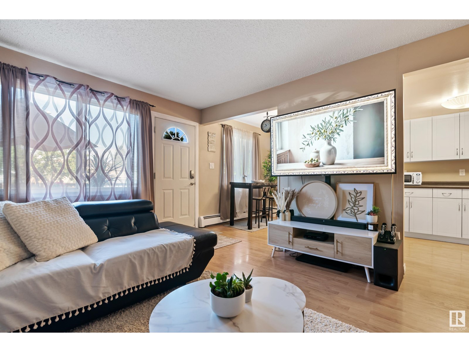 #14 18315 89 AV NW|Edmonton, Alberta T5T1X2