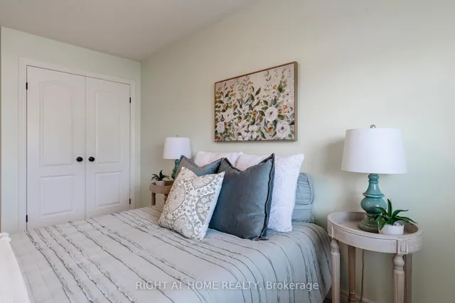 Additional image 39 of 56 Marina Point Cres