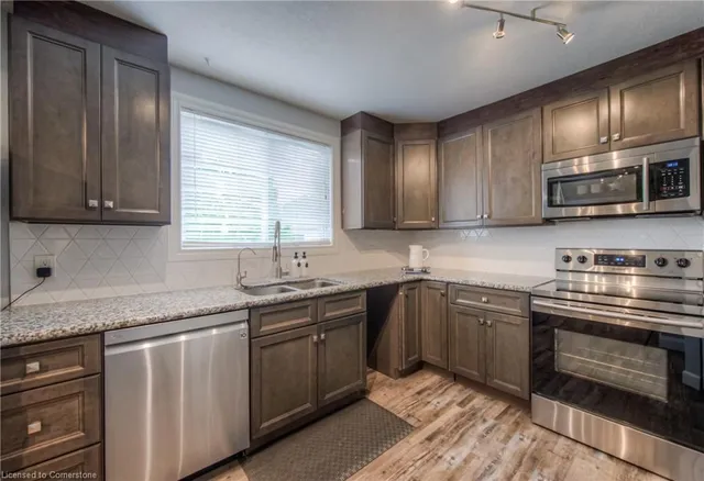 Additional image 21 of 60 Elmsdale Dr Unit 30