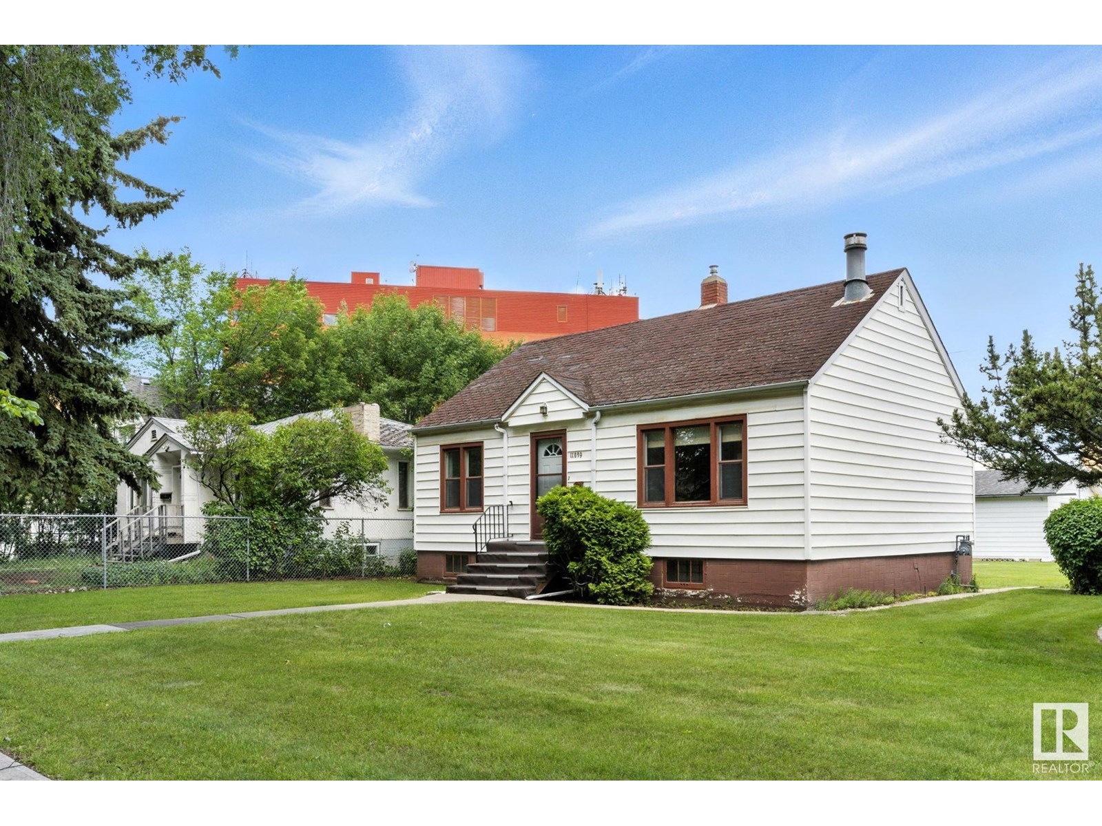 11039 107 ST NW NW|Edmonton, Alberta T5H2Z6