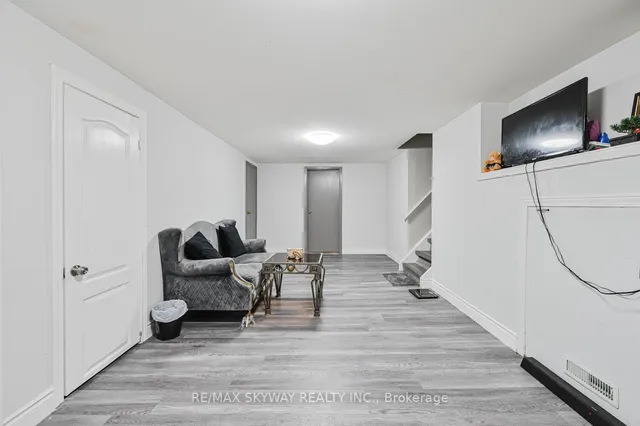 Additional image 37 of 20 Terra Cotta Cres