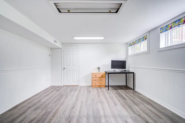 Additional image 22 of 293 Poyntz Ave