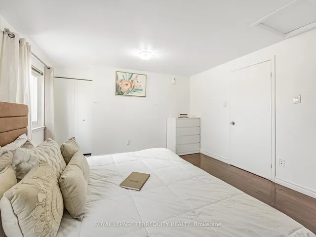 Additional image 15 of 79 John Tabor Tr