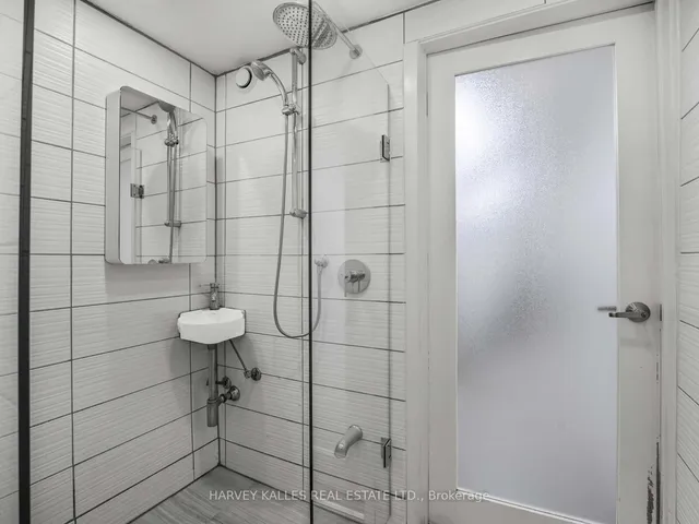 Additional image 30 of 18 Saunders Ave