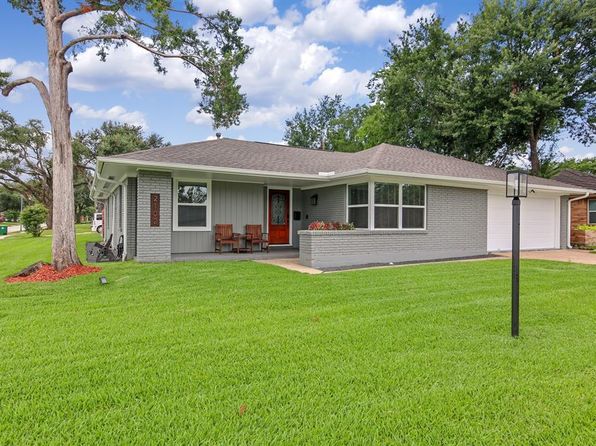 2102 Lazybrook Dr, Houston, TX 77008