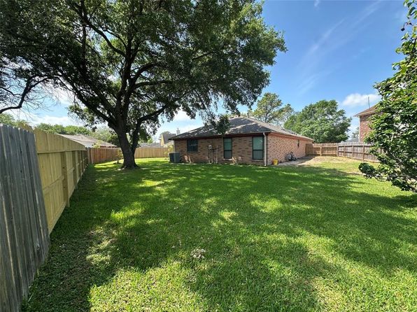 8207 Rustic Park Ct, Houston, TX 77083