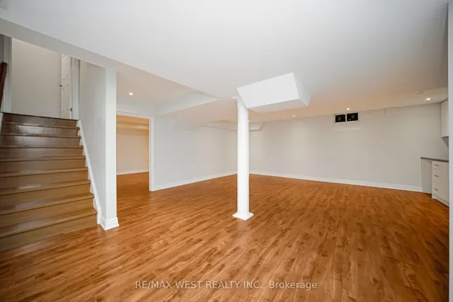 房产图片 44 - 198 Jessie Caverhill Pass