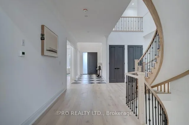 Additional image 11 of 12 Euclid Ave