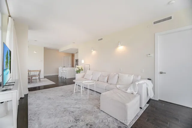 Additional image 20 of 170 Avenue Rd Unit 810