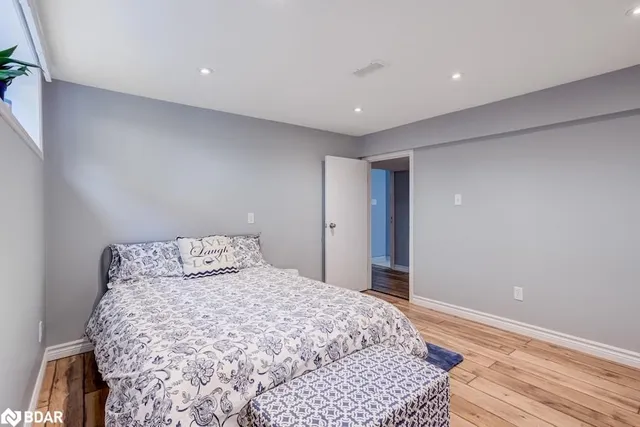 Additional image 25 of 42 Terrace Dr