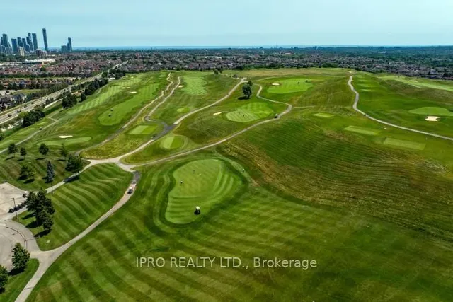 Additional image 44 of 792 Ledbury Cres