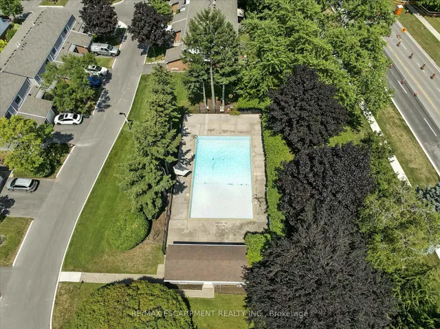 Additional image 44 of 445 Woodview Rd