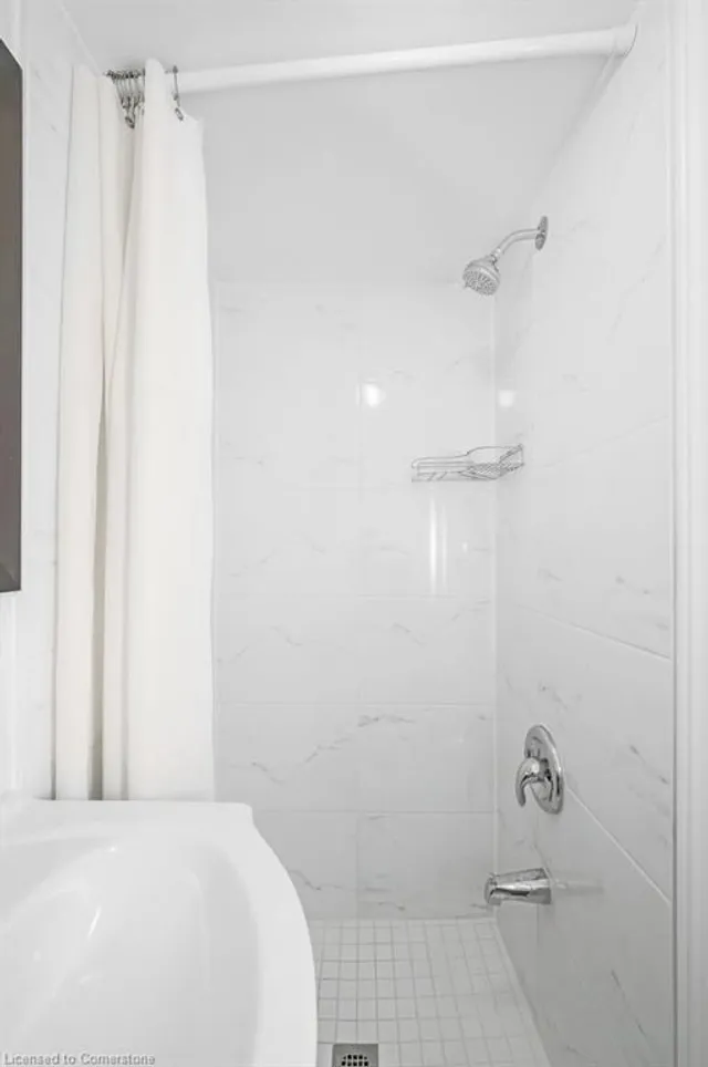 Additional image 38 of 34 Aspen Hills Road Rd Unit 3