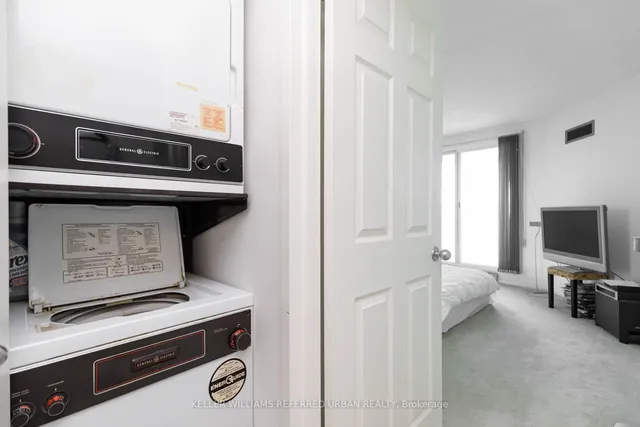 Additional image 26 of 77 Harbour Sq Unit 2910