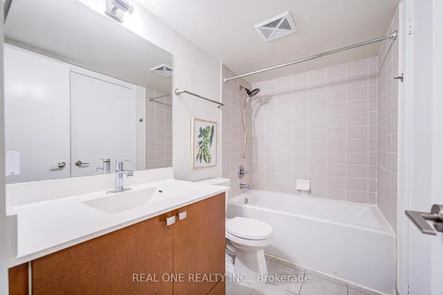 房产图片 11 - 151 Village Green Sq 单元 1008