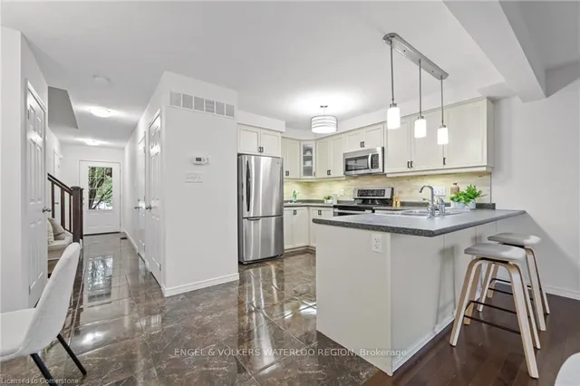 Additional image 9 of 6 Upper Mercer St Unit D16