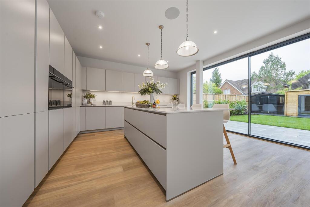 Additional image 18 of Bucknalls Drive, Bricket Wood, St. Albans