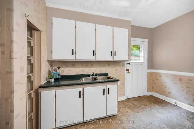 Additional image 13 of 26 Mars Ave