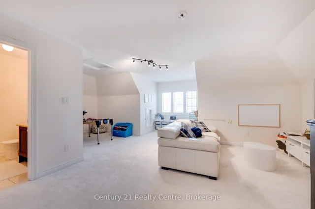 Additional image 25 of 741 Wettlaufer Terr