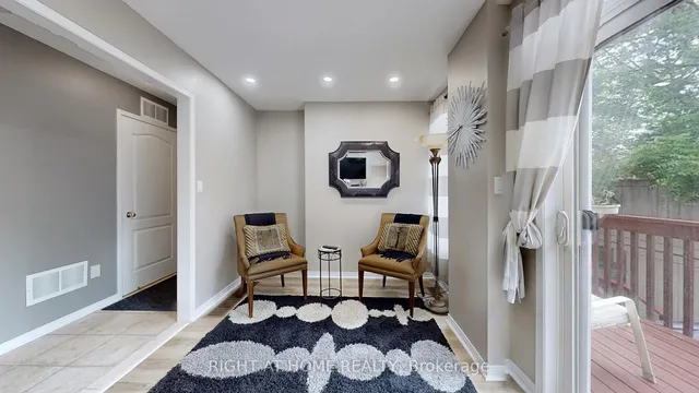 Additional image 10 of 58 Stagecoach Circ