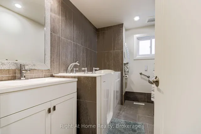 Additional image 23 of 2495 Snowhill Crt