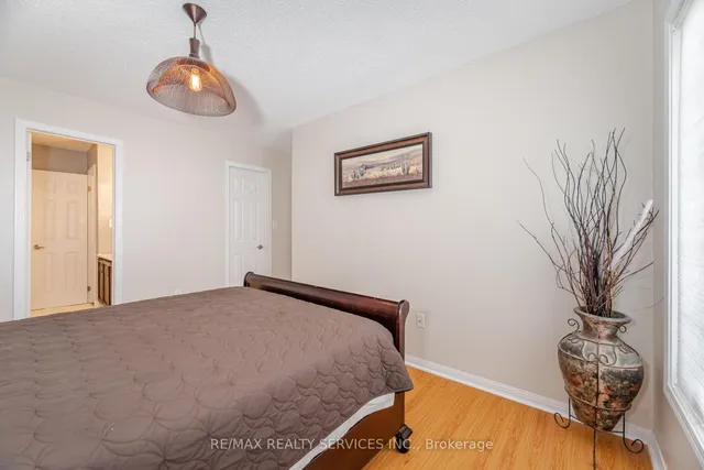 Additional image 17 of 2 Clay Brick Crt Unit 21