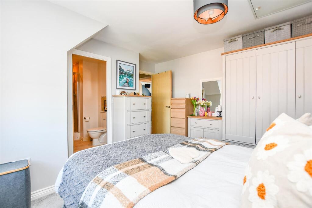 Additional image 3 of 2 Avian Avenue, Frogmore, St. Albans