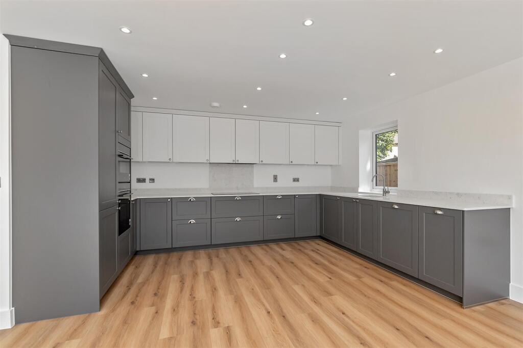 Additional image 6 of Birchmead Close, New Greens, St. Albans