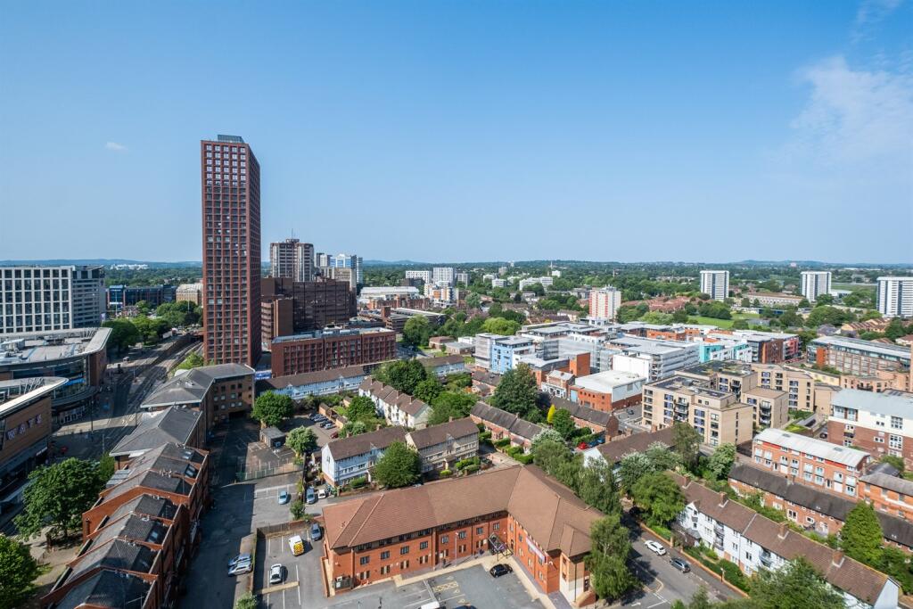 Additional image 8 of The Bank Tower II, B16