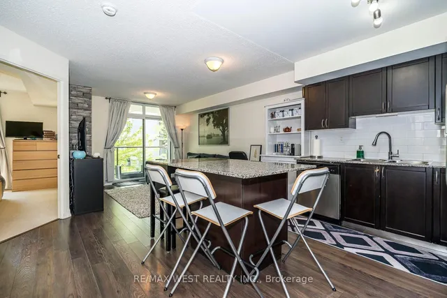 Additional image 5 of 816 Lansdowne Ave Unit 209