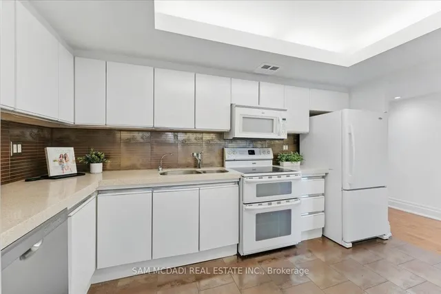 Additional image 17 of 2045 Lake Shore Blvd Unit 1605