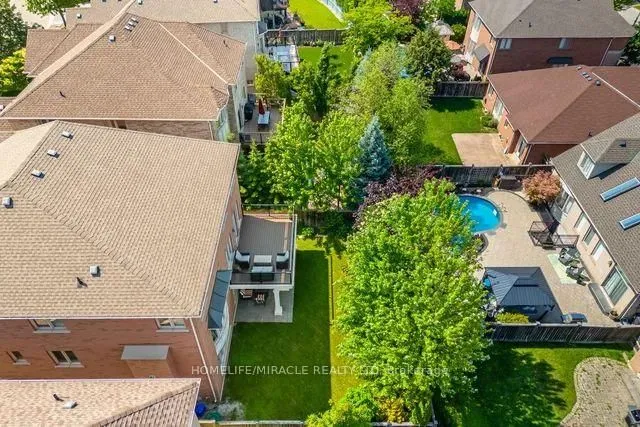 Additional image 49 of 2373 Rideau Dr