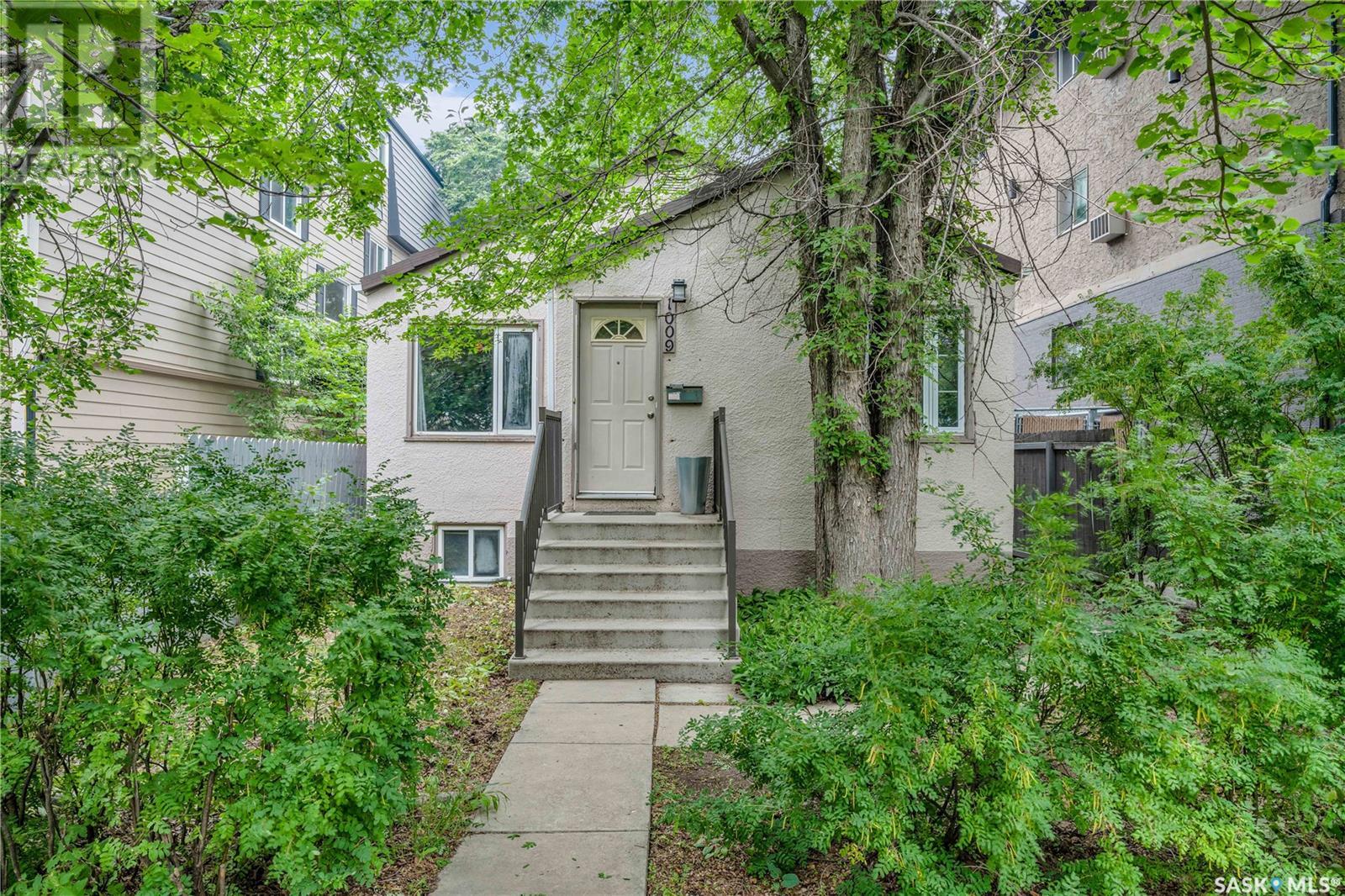 1009 Lansdowne AVENUE|Saskatoon, Saskatchewan S7H2C2