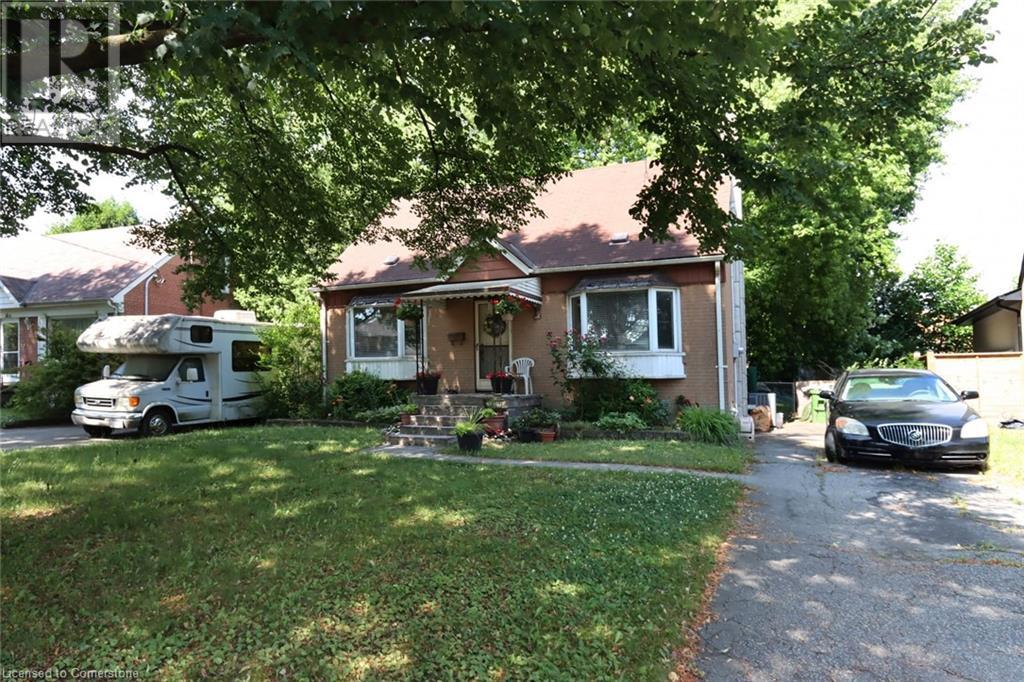 26 ANN ARBOUR Road|Toronto, Ontario M9M2J6