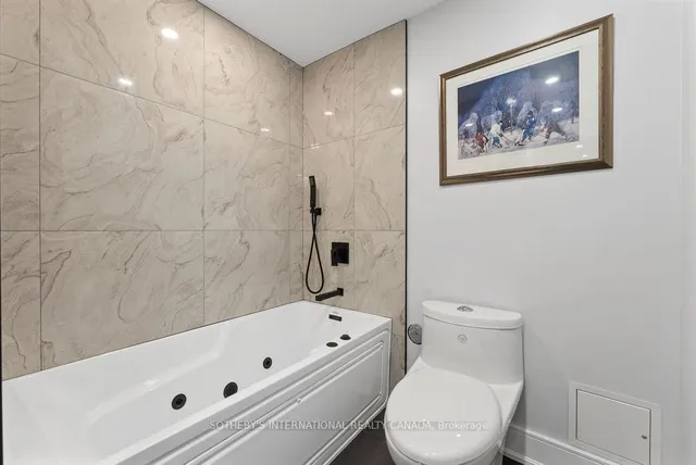 Additional image 30 of 77 Harbour Sq Unit 3208