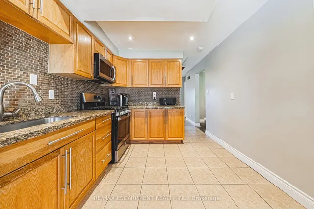 Additional image 16 of 412 Melanie Cres