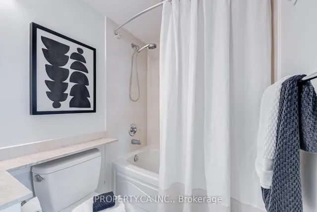 Additional image 16 of 16 Yonge St Unit 807