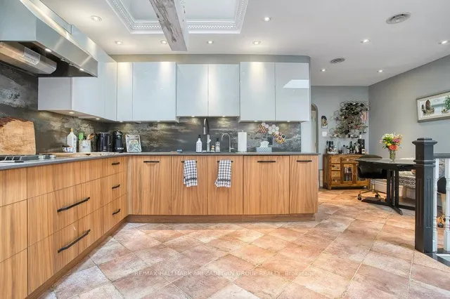 Additional image 29 of 76 Don Valley Dr