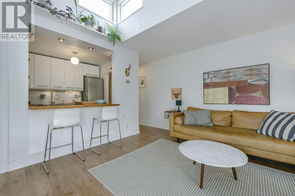 305 1622 FRANCES STREET|Vancouver, British Columbia V5L1Z4