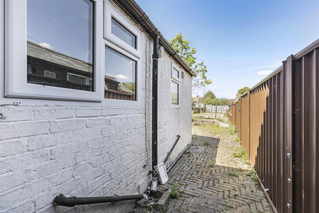 Additional image 18 of Station Road, Harpenden, AL5