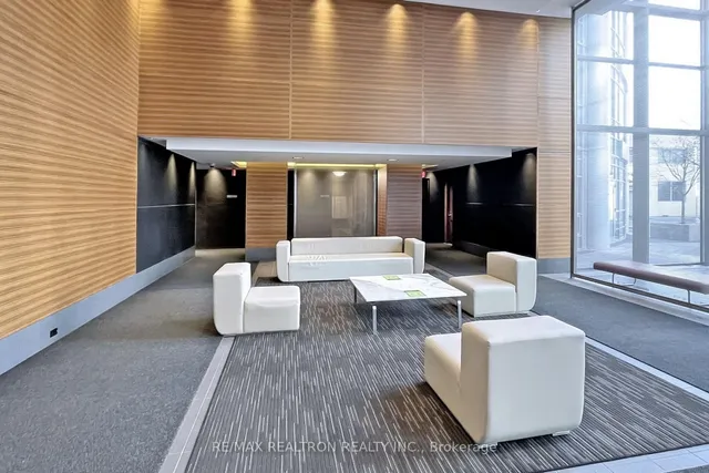 Additional image 9 of 125 Village Green Sq Unit 911