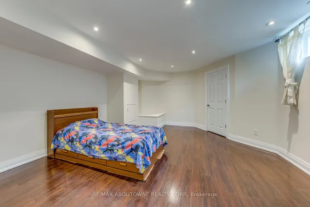 Additional image 42 of 319 Holmes Ave