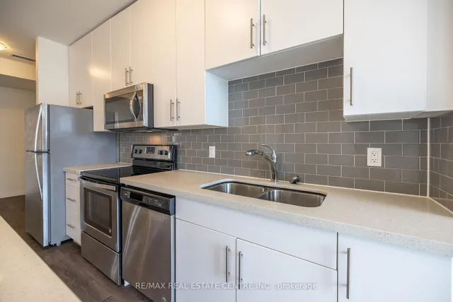 Additional image 21 of 690 King St Unit 412