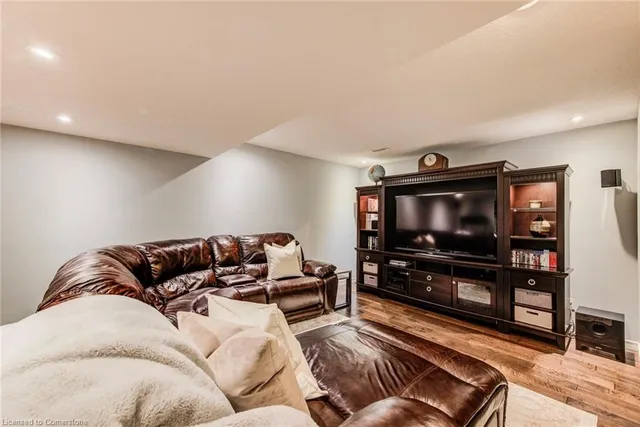 Additional image 25 of 54 Huck Cres